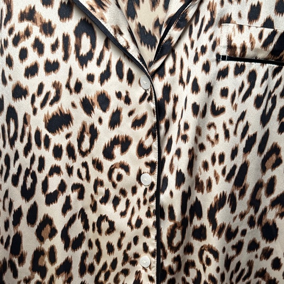 Victoria's Secret Leopard/Cheetah Long Sleeve Night Gown - Picture 5 of 8